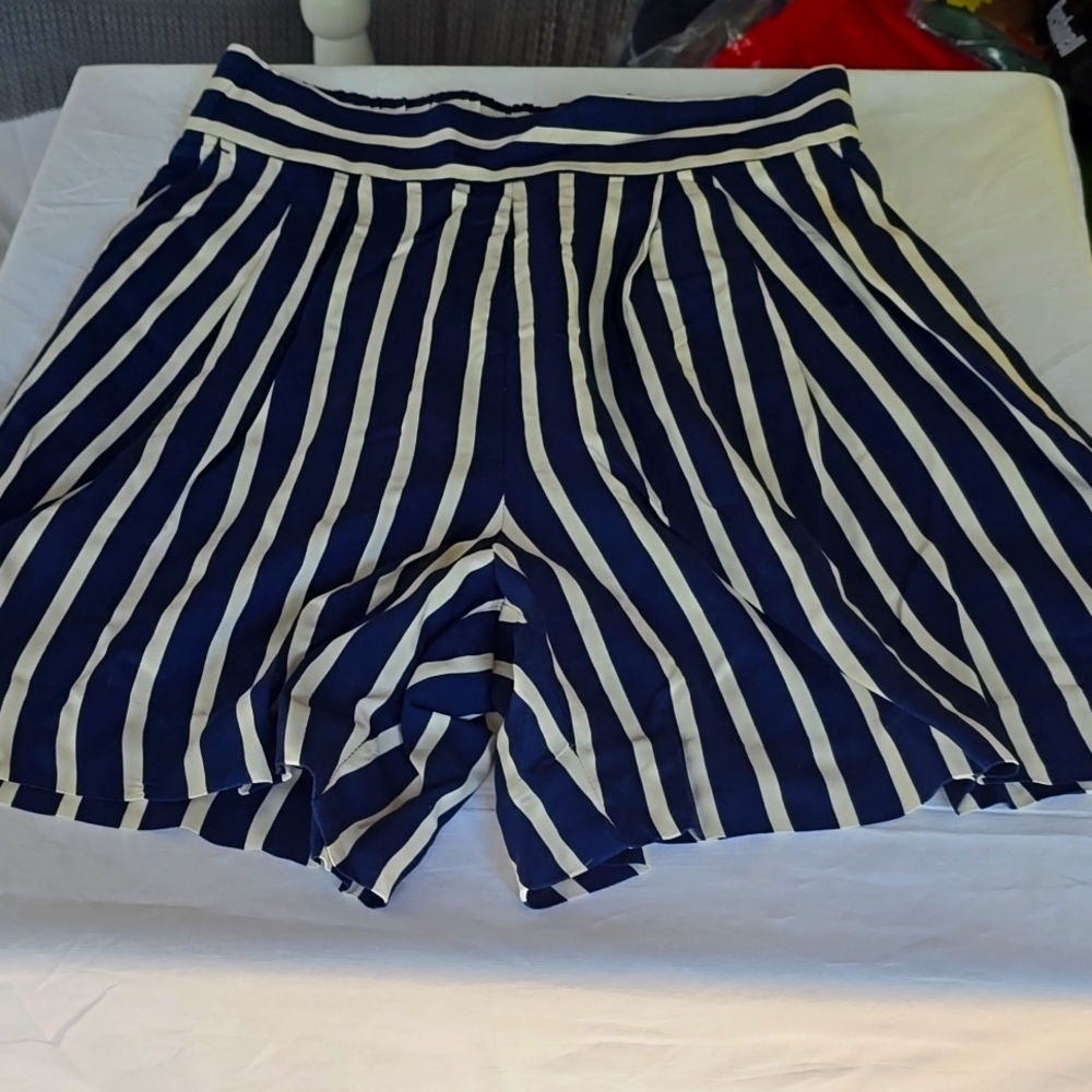 H&M shorts size 6